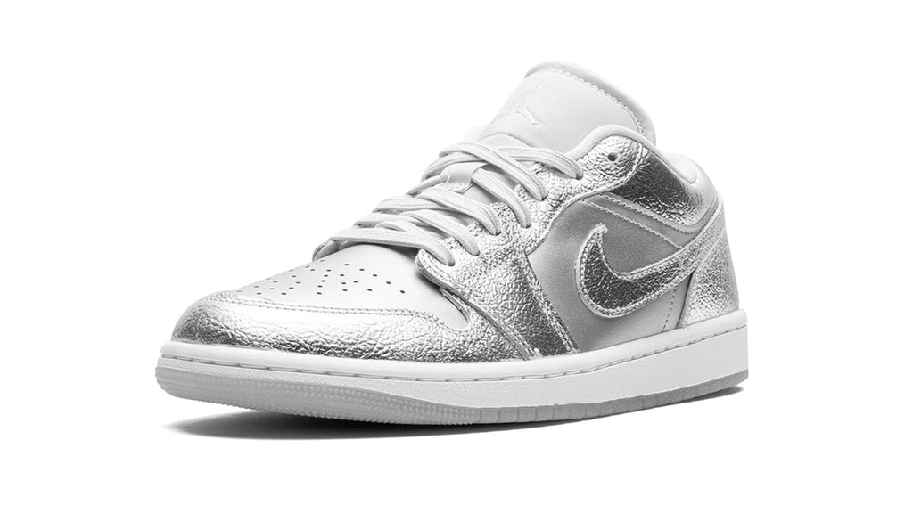 Air Jordan 1 Low SE Women's Metallic Silver - Cracked Leather Design