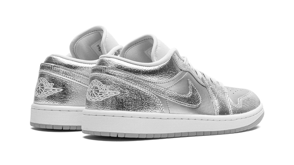 Air Jordan 1 Low SE Women's Metallic Silver - Cracked Leather Design
