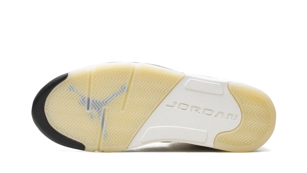 Air Jordan 5 Retro SE Sail - Classic Neutral Leather Sneaker with Iconic Design
