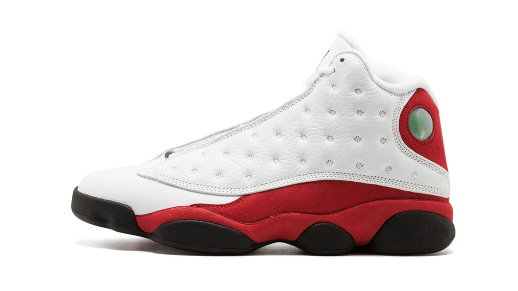 Air Jordan 13 Retro Chicago - Classic Red & White Bulls Colorway