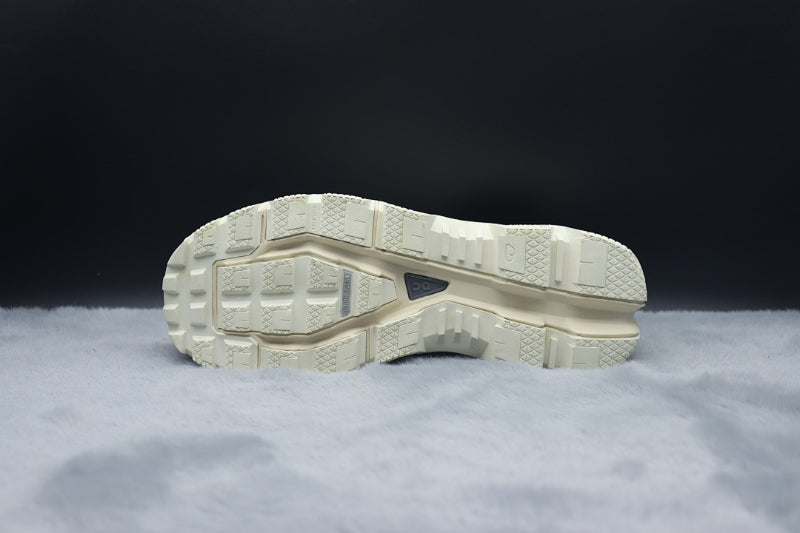 ON LOEWE X Cloud Venture