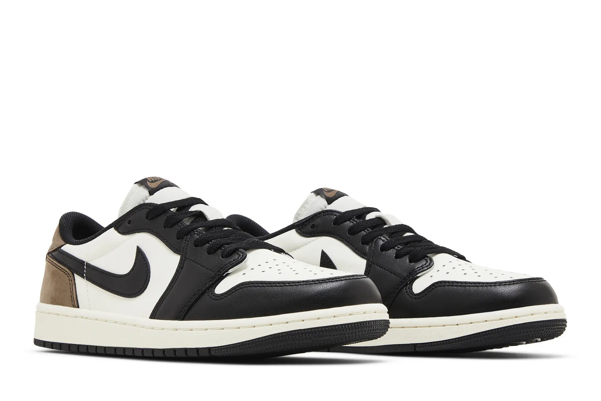 Air Jordan 1 Retro Low OG 'Mocha' - White Leather with Brown Nubuck